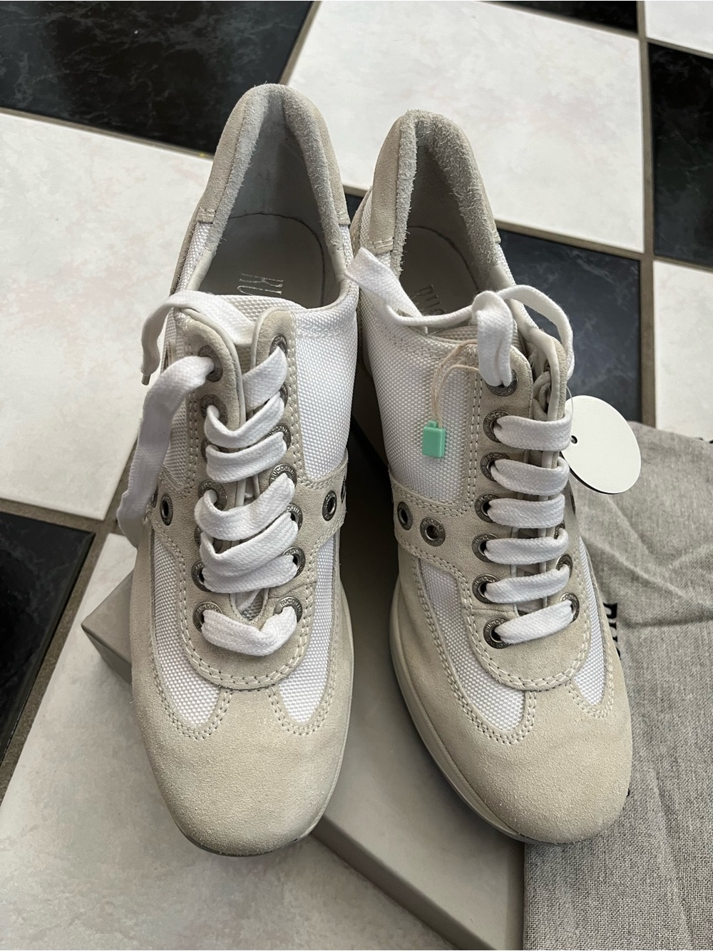 NIB 100% AUTH Women's RUCO LINE Cream Suede & Mesh Lace-Up Wedge Sneakers Sz 39